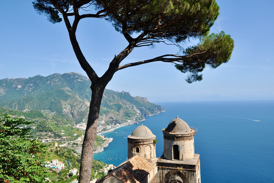 Tailored Tides: Crafting Bespoke Experiences with Your Amalfi Yacht Cruise