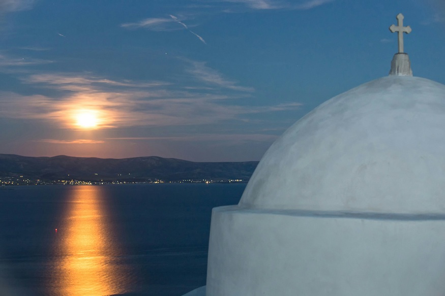 Navigating the Cyclades in Style: The Allure of a Paros Yacht Charter