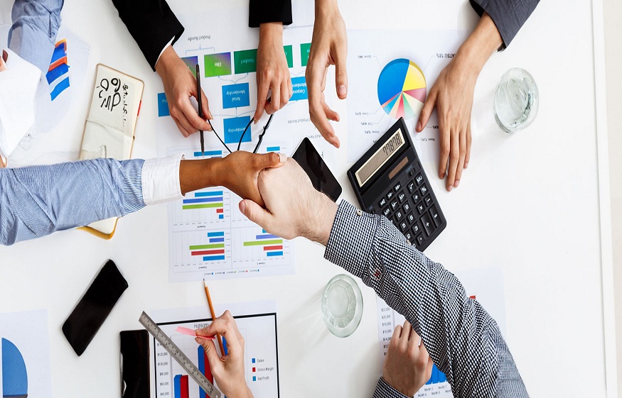 From Manual to Digital – Transforming Payroll Operations with Tech